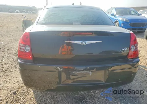 2008 Chrysler 300 Lx z USA, uszkodzony, nr VIN 2C3KA43R58H175623